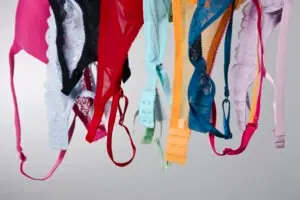 graphic for new bra article, bra straps